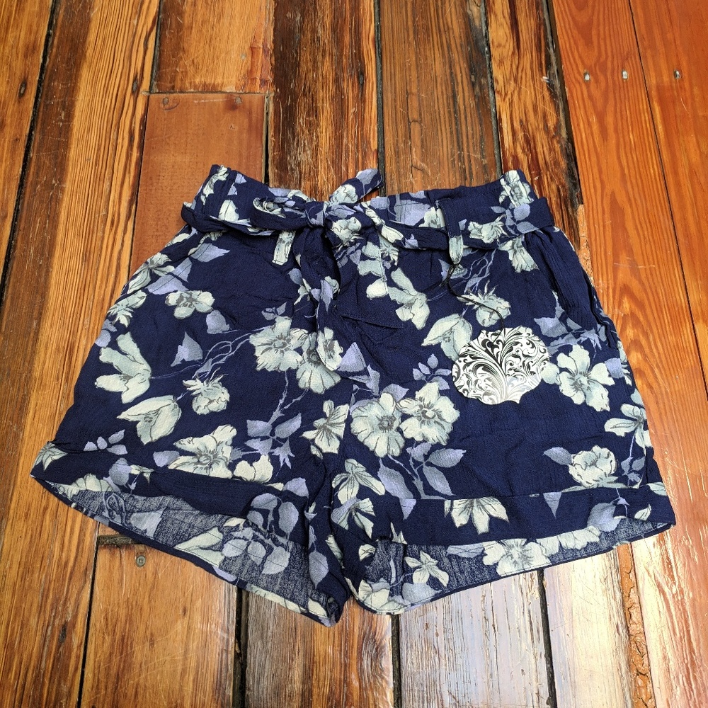 NWT! floral shorts